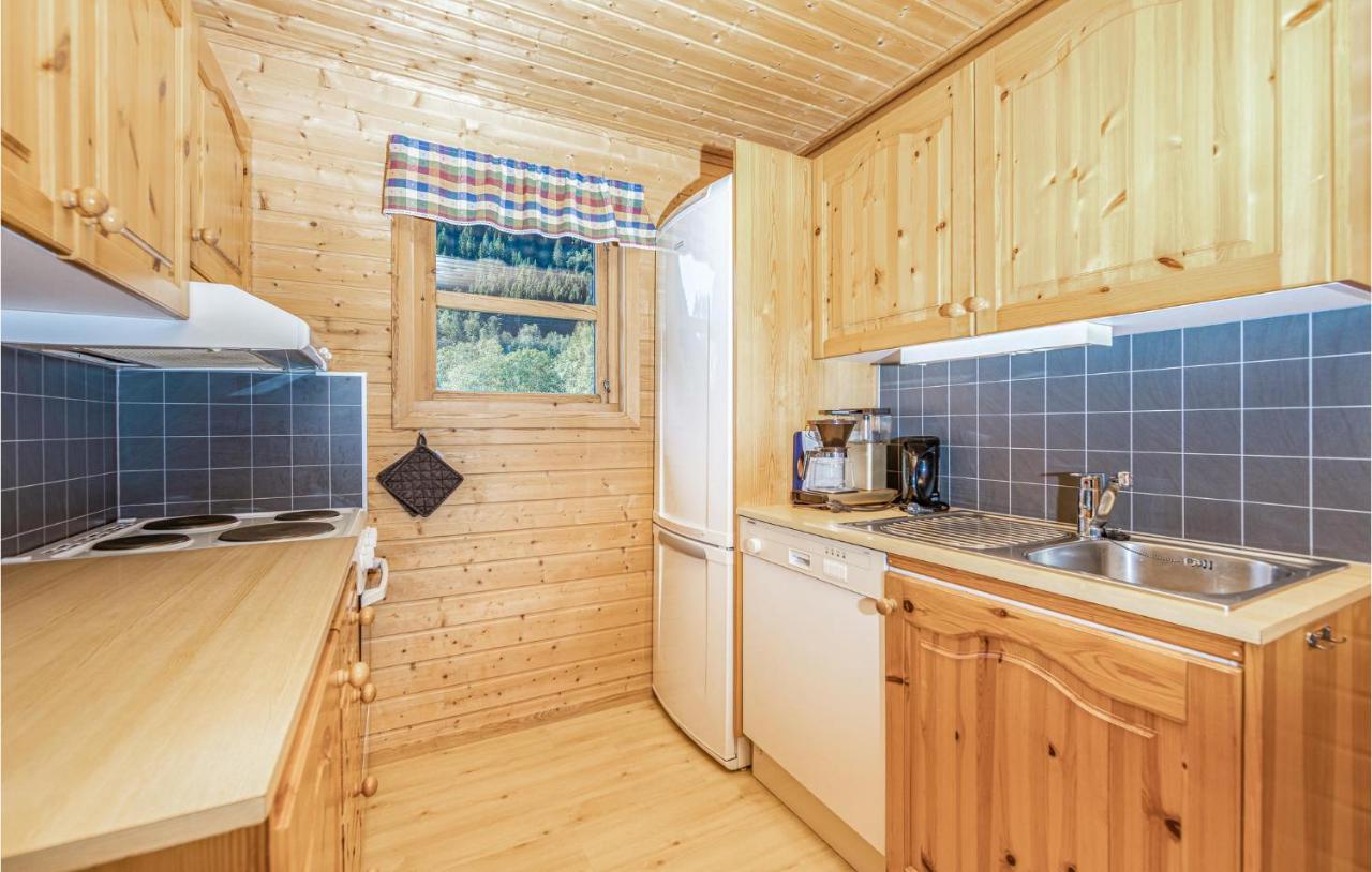 Cozy Home In Fjaerland With House A Mountain View Esterno foto