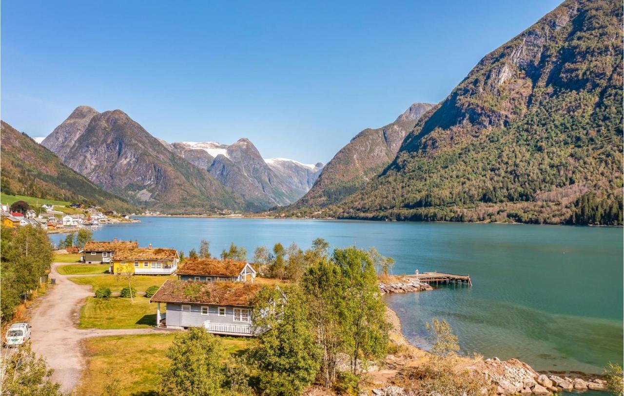 Cozy Home In Fjaerland With House A Mountain View Esterno foto