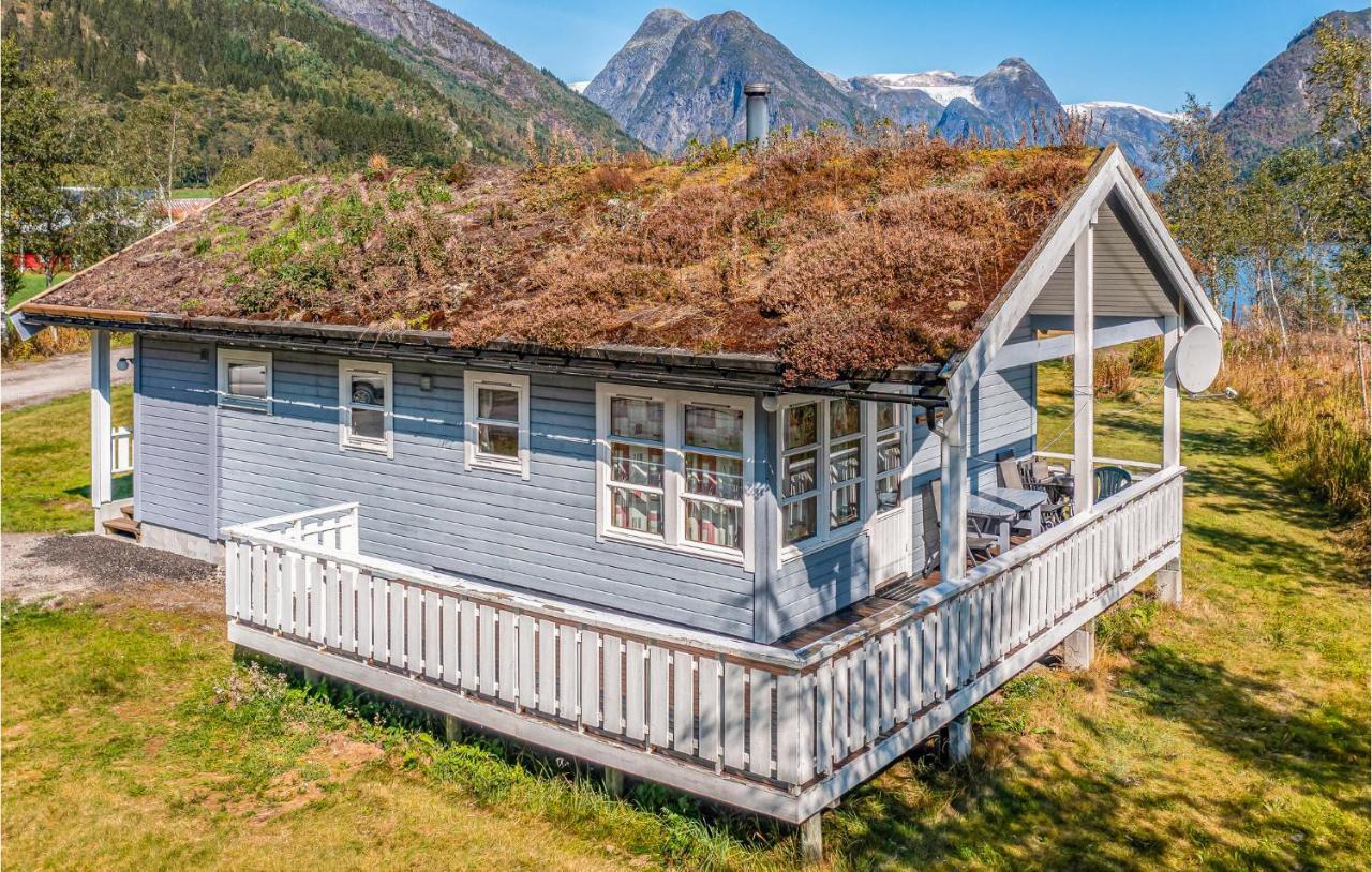 Cozy Home In Fjaerland With House A Mountain View Esterno foto