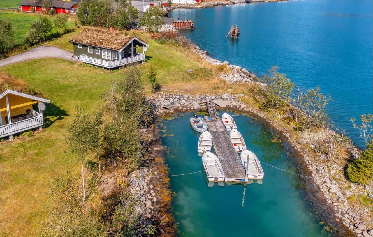 Cozy Home In Fjaerland With House A Mountain View Esterno foto