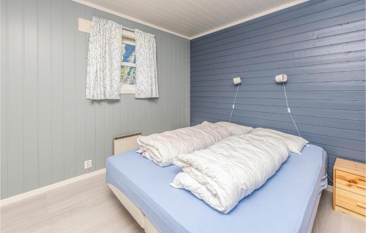 Cozy Home In Fjaerland With House A Mountain View Esterno foto