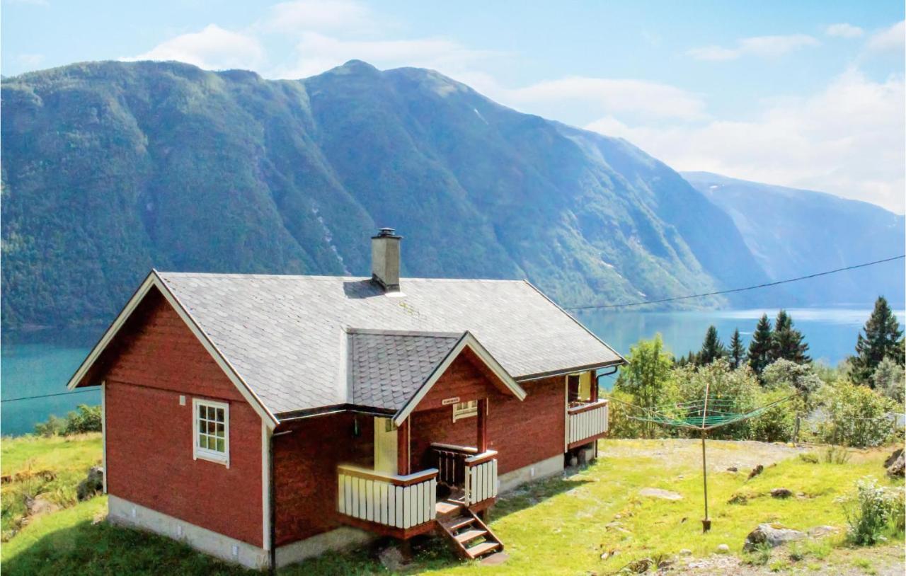 Cozy Home In Fjaerland With House A Mountain View Esterno foto
