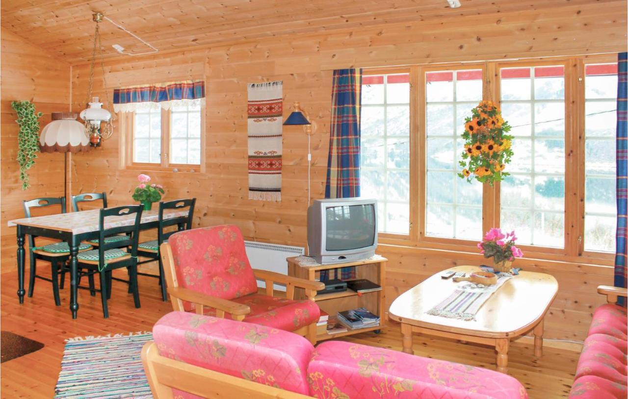 Cozy Home In Fjaerland With House A Mountain View Esterno foto