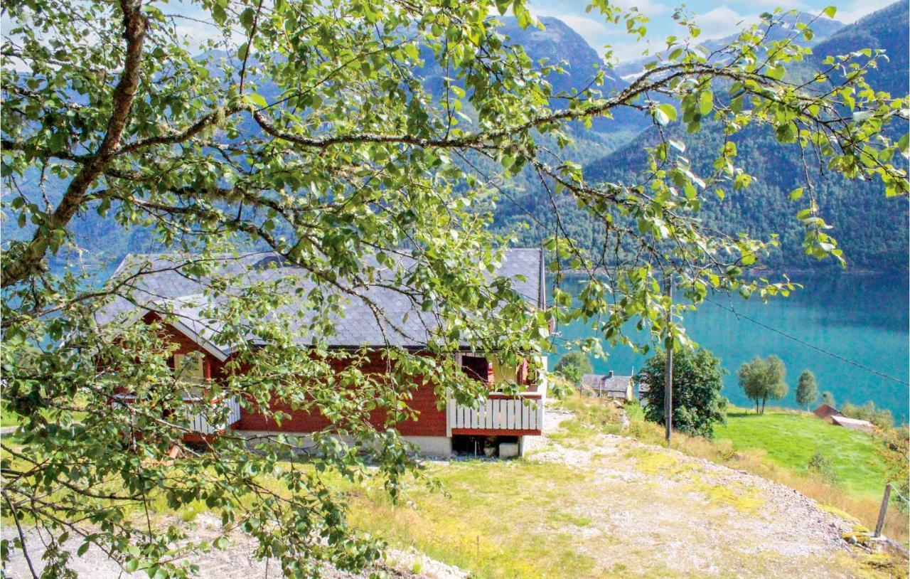 Cozy Home In Fjaerland With House A Mountain View Esterno foto